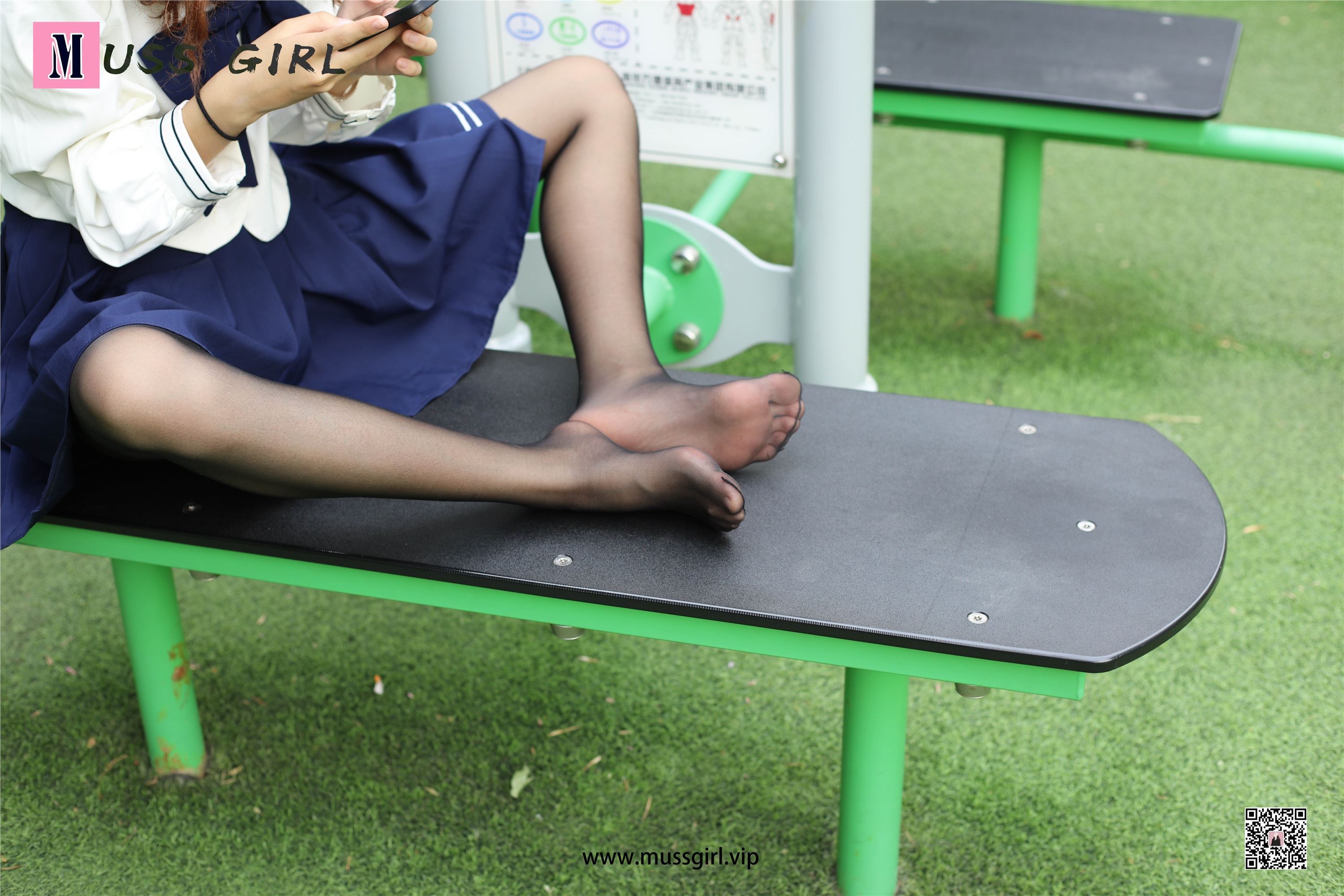 MussGirl慕丝女郎  NO.216 草地JK制服黑丝4